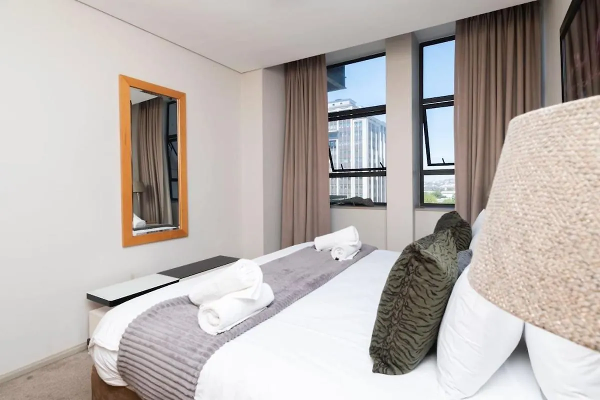 Chic 1-Bedroom Apartment In The Heart Of The City Κέιπ Τάουν