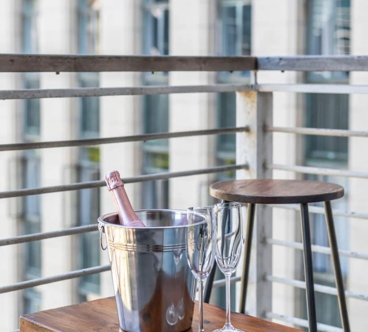 Chic 1-Bedroom Apartment In The Heart Of The City Κέιπ Τάουν
